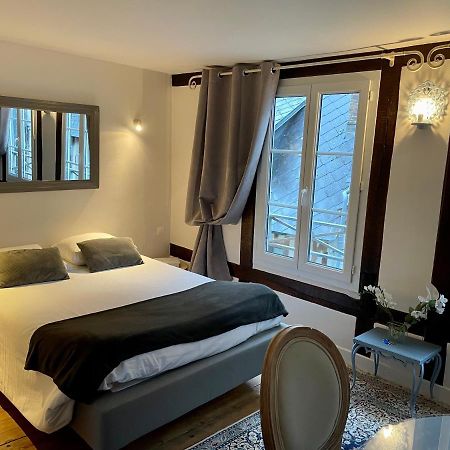 La Parenthese Du Capucin Apartman Honfleur Kültér fotó