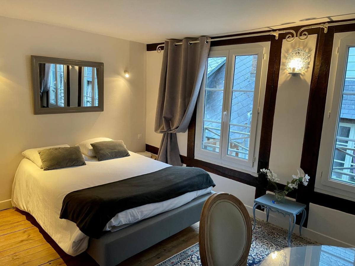 La Parenthese Du Capucin Apartman Honfleur Kültér fotó