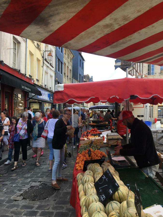 La Parenthese Du Capucin Apartman Honfleur Kültér fotó