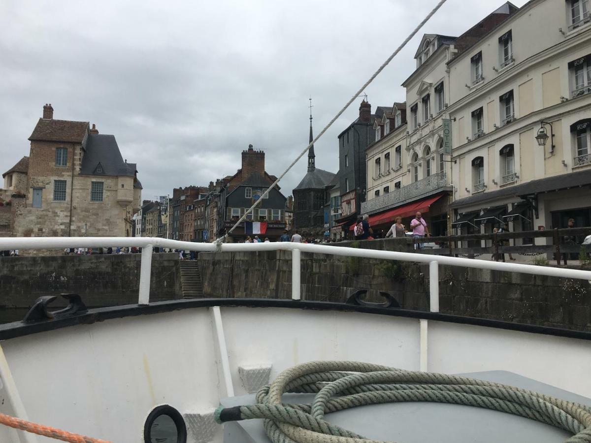 La Parenthese Du Capucin Apartman Honfleur Kültér fotó