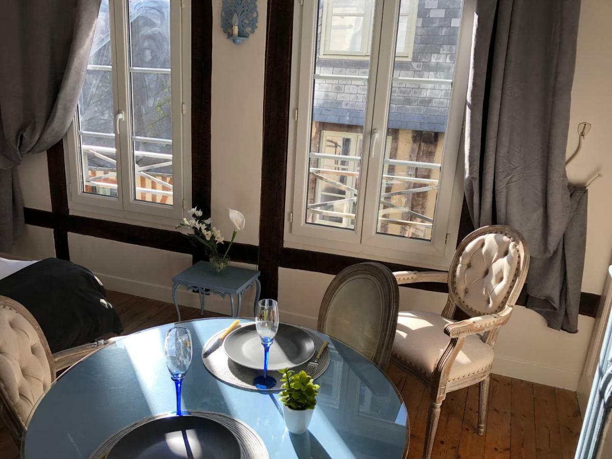 La Parenthese Du Capucin Apartman Honfleur Kültér fotó