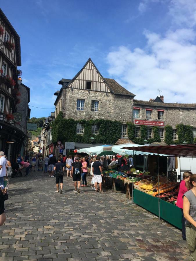 La Parenthese Du Capucin Apartman Honfleur Kültér fotó