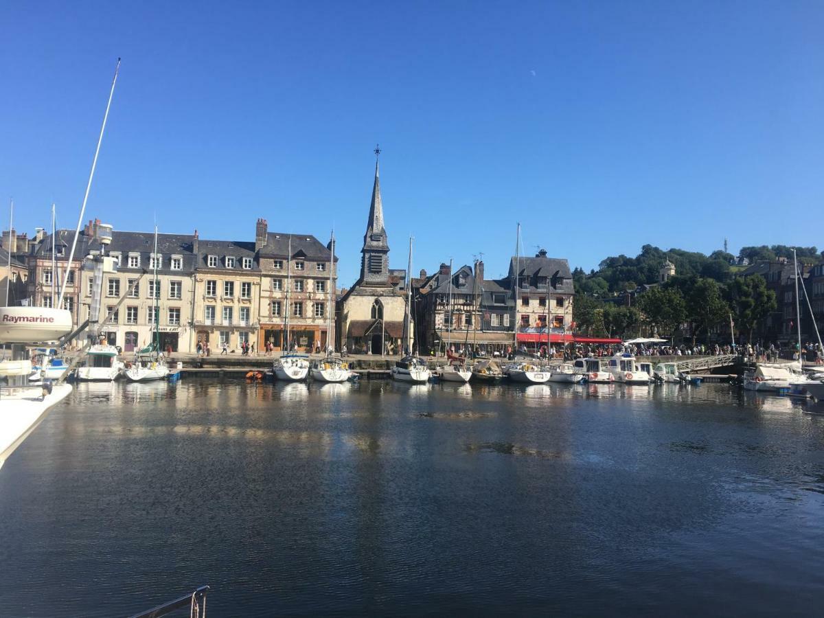 La Parenthese Du Capucin Apartman Honfleur Kültér fotó