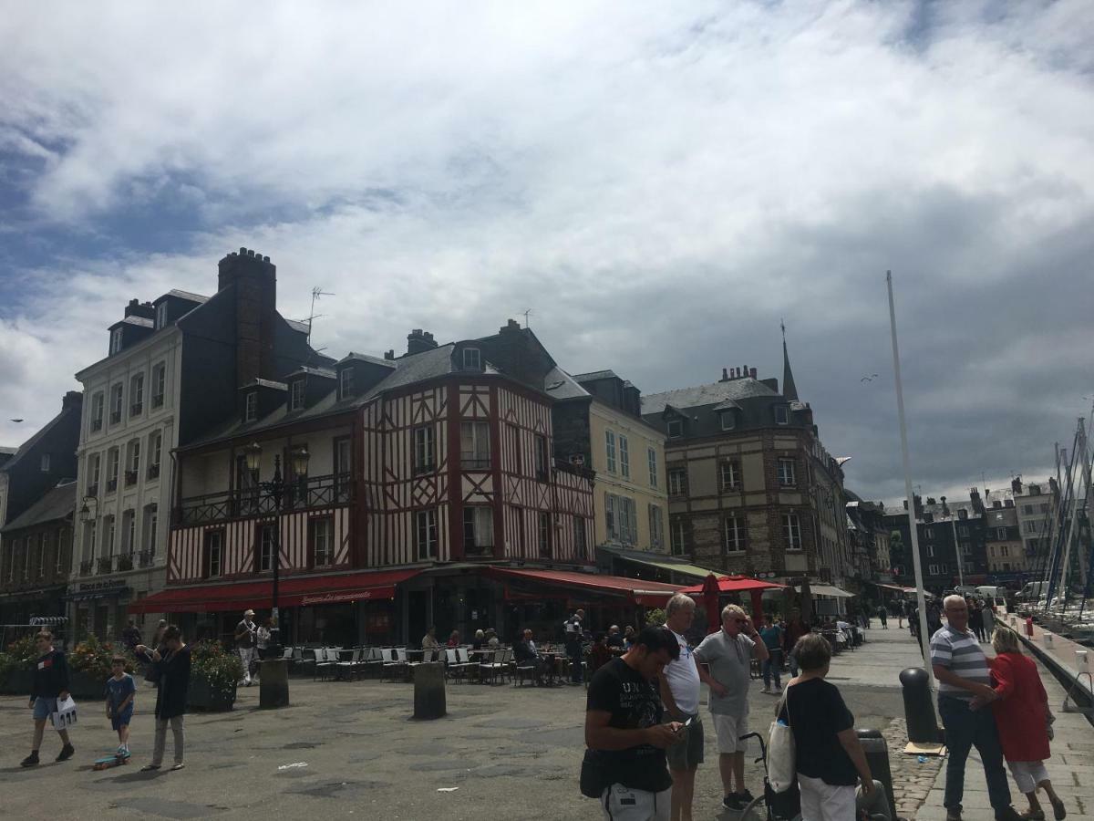 La Parenthese Du Capucin Apartman Honfleur Kültér fotó